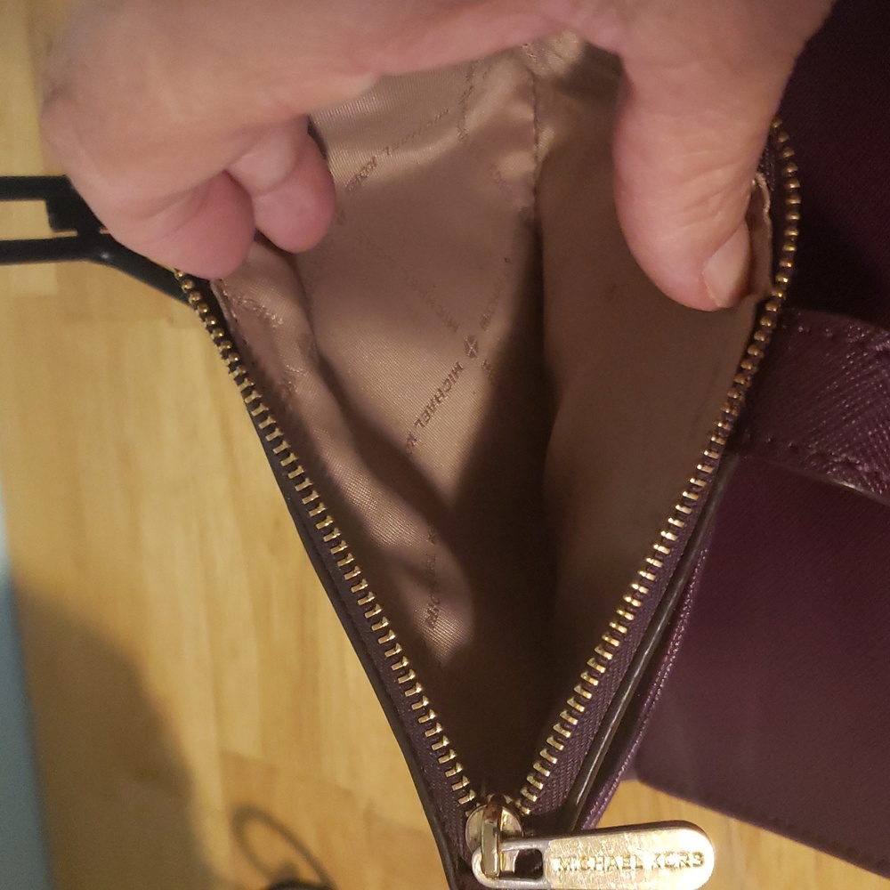 Michael Kors Jet Set Double Zip Wristlet Plum Color Design (#54) - Picture 13 of 13